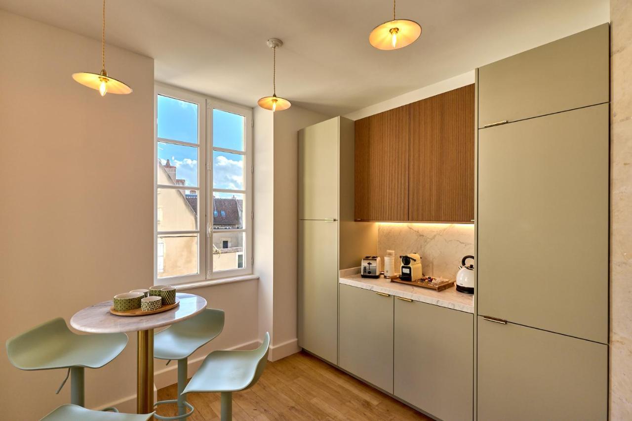 Appartement Montagnon - Les Suites Du Palais - Classe 4 Etoiles, Parking Prive, Vue Cathedrale, 3 Chambres, Primo C0Nciergerie Nevers Exterior photo