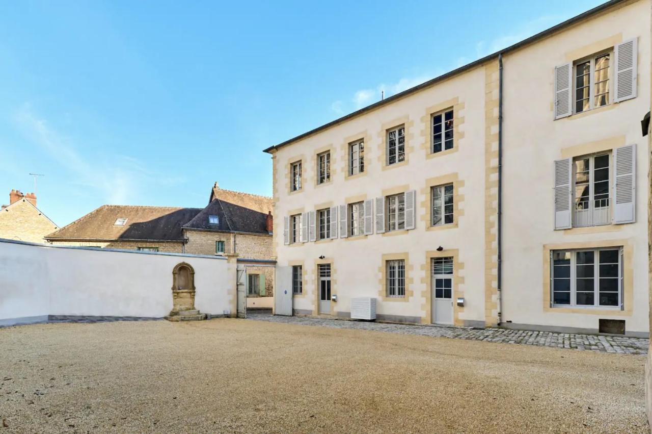 Appartement Montagnon - Les Suites Du Palais - Classe 4 Etoiles, Parking Prive, Vue Cathedrale, 3 Chambres, Primo C0Nciergerie Nevers Exterior photo