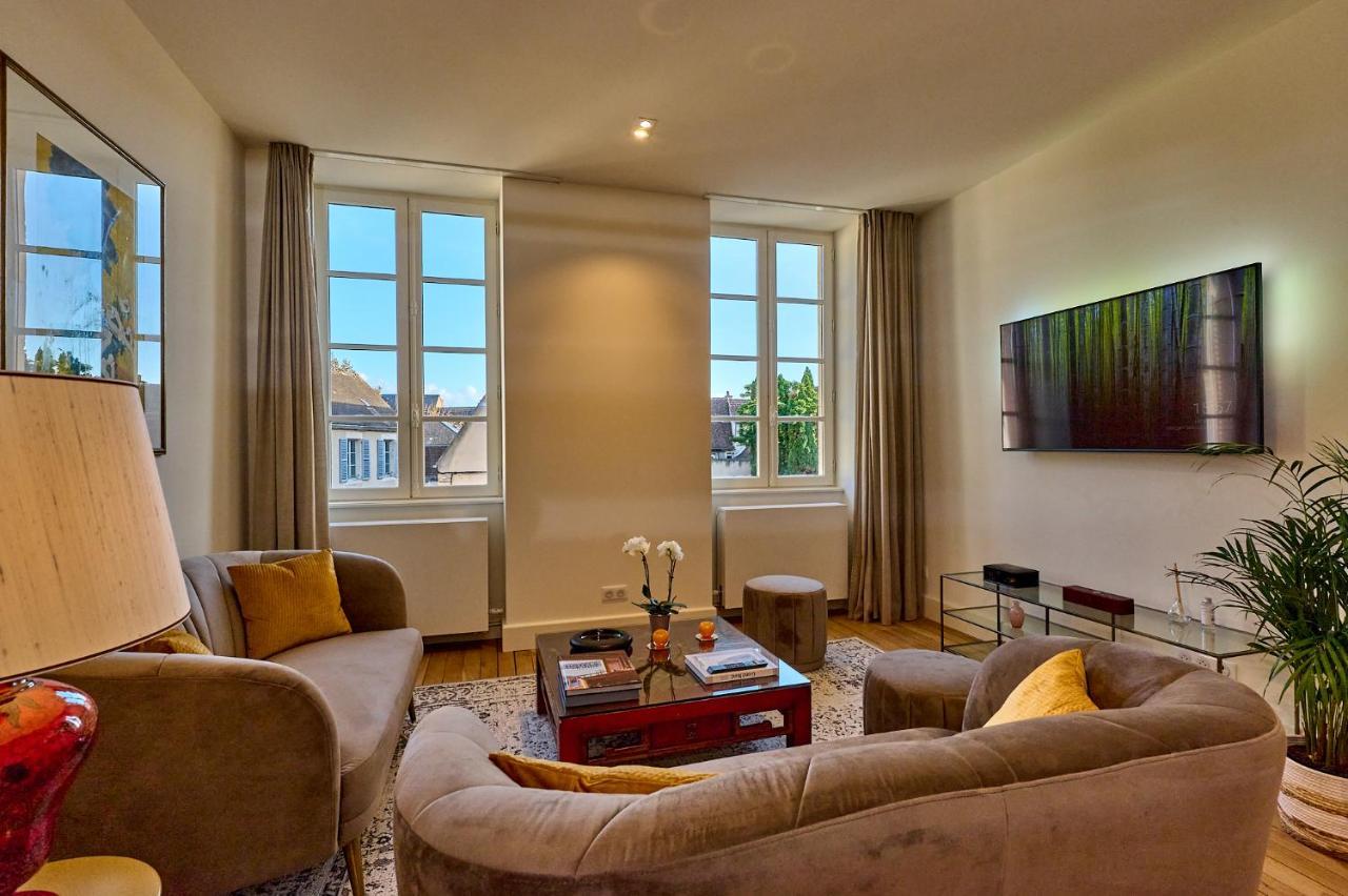 Appartement Montagnon - Les Suites Du Palais - Classe 4 Etoiles, Parking Prive, Vue Cathedrale, 3 Chambres, Primo C0Nciergerie Nevers Exterior photo